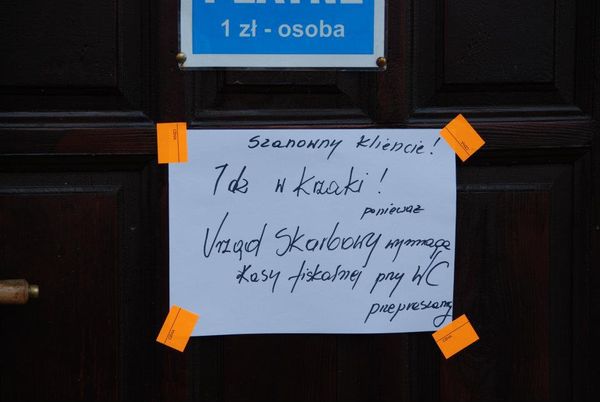 skarbowka-kibel.jpeg